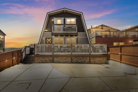 Welcome to Sandpiper Ln. Oceano Beach, CA. Just steps from the beach.