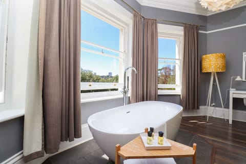 Executive Double Room | Deep soaking bathtub