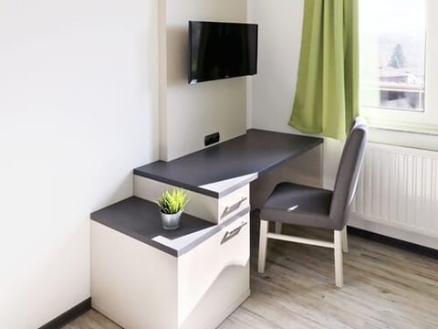 Standard Double Room, Private Bathroom | Desk, soundproofing, free WiFi, bed sheets