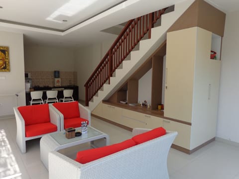 Superior Room | Living area | Flat-screen TV