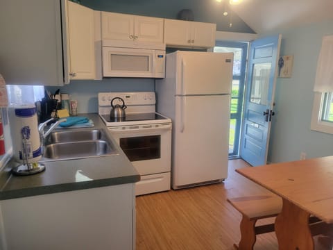 Standard Quadruple Room, Ensuite (Cottage 02 - Not Pet Friendly) | Miscellaneous