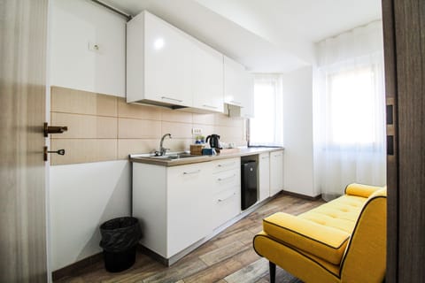 Double Room | Private kitchenette | Espresso maker, coffee/tea maker, electric kettle