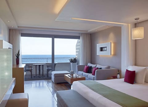 Amus Suite Sea View | In-room safe, desk, blackout drapes, free WiFi