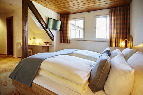 Standard Double Room | Premium bedding, in-room safe, desk, soundproofing