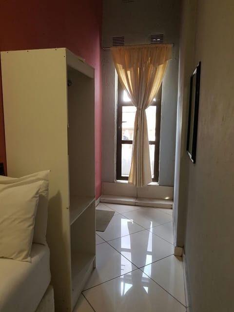 Executive Suite, 1 Queen Bed, Balcony, Ground Floor | Free WiFi, bed sheets