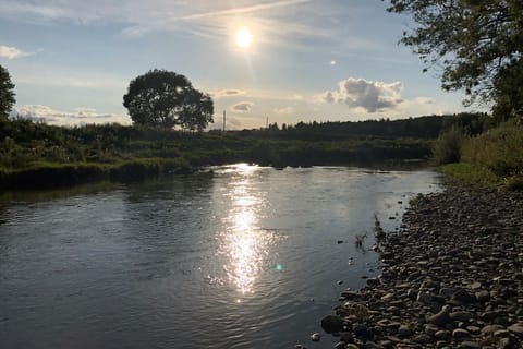 Garden Cottage, Teviot Bank - nearby River Teviot