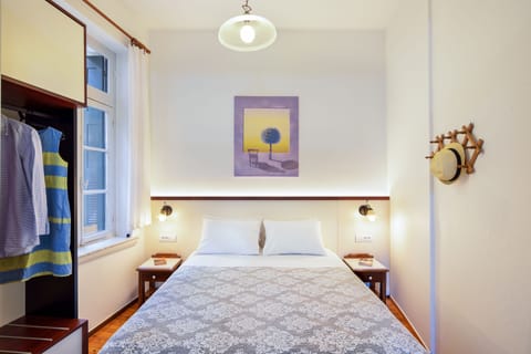 Studio, Balcony | In-room safe, desk, iron/ironing board, free WiFi