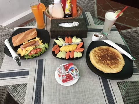 Daily English breakfast (USD 3 per person)