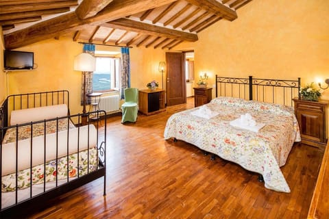 Minibar, individually decorated, individually furnished, free WiFi