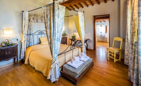 Minibar, individually decorated, individually furnished, free WiFi