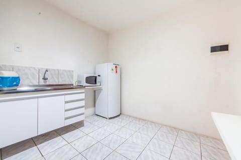 Double or Twin Room, 1 Bedroom | Private kitchen | Fridge, microwave, cookware/dishes/utensils