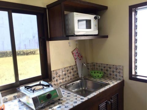 Standard Double Room | Private kitchenette | Fridge, microwave, stovetop, coffee/tea maker