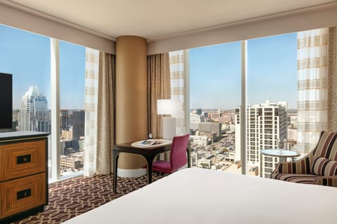 Fairmont Gold, Grand Suite, 1 King Bed with Sofa bed | Egyptian cotton sheets, premium bedding, down comforters, pillowtop beds