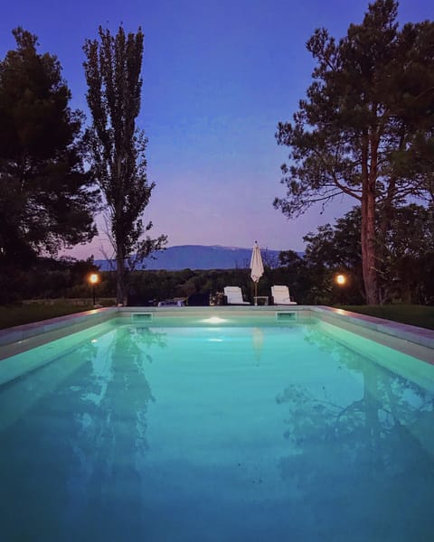 Seasonal outdoor pool, pool umbrellas