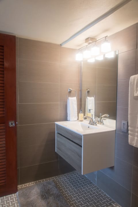 Honeymoon Suite, 1 King Bed, Terrace, Sea View (The James) | Bathroom sink