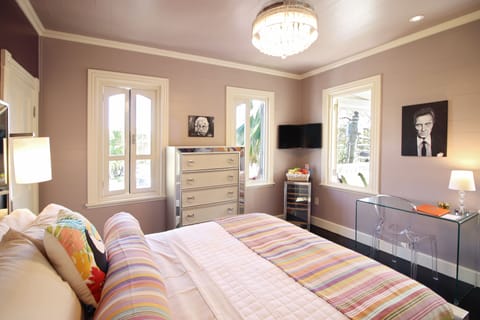 Basic Room, Hill View, Corner (The Walter) | Premium bedding, minibar, individually decorated, desk