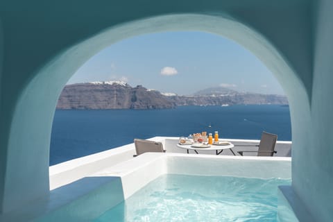 Suite, Plunge Pool, Caldera View (Elegant) | Jetted tub