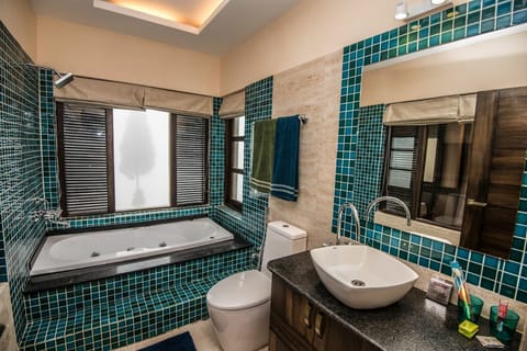 Premium Bungalow, Mountain View | Bathroom | Free toiletries, towels