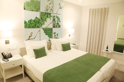 Superior Double Room, Balcony, City View | Premium bedding, minibar, in-room safe, desk