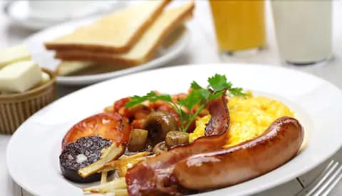 Daily full breakfast (GBP 15 per person)