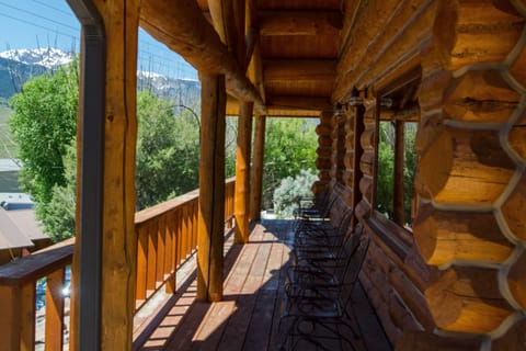 Cabin, 2 Bedrooms, Mountain View, Ground Floor - No Pets | Terrace/patio