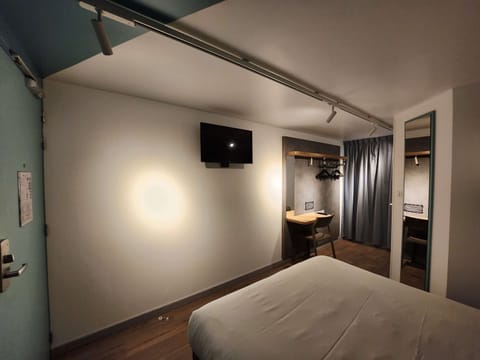 Triple Room, Multiple Beds | Free WiFi, bed sheets