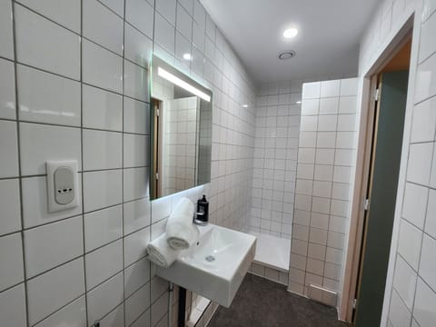 Room, 1 Double Bed (Renovated) | Bathroom | Eco-friendly toiletries, towels