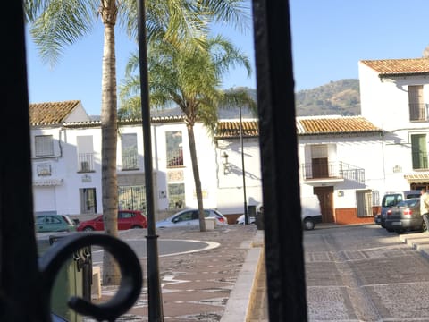 MIRADOR FROM THE LOUNGE
IT'S ABOVE THE RED CAR.