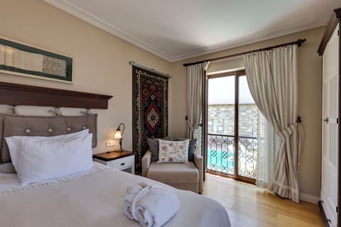 Deluxe Double or Twin Room, Pool View | Egyptian cotton sheets, premium bedding, down comforters, pillowtop beds