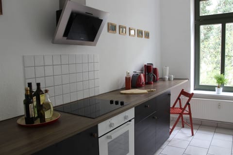 Comfort Apartment, Private Bathroom (Kurt-Schumacher-Str. 21 ) | Restaurant