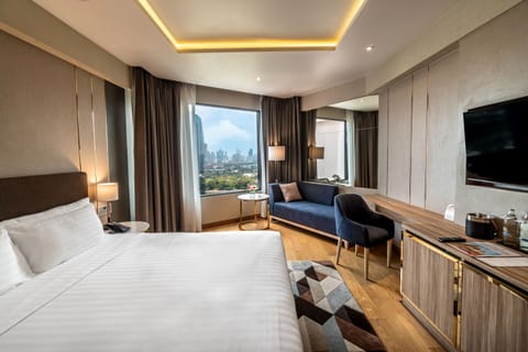 Premier King Bed | City view