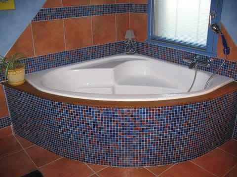 Superior Double Room | Jetted tub