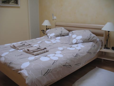 Family Double Room (Tournesol) | 1 bedroom, premium bedding, individually furnished, iron/ironing board