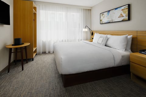 Studio, 1 King Bed | Egyptian cotton sheets, premium bedding, down comforters, in-room safe