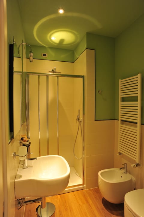 Comfort Room, Balcony, City View | Bathroom | Shower, free toiletries, hair dryer, bidet