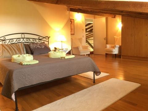 Classic Villa, 6 Bedrooms | Egyptian cotton sheets, premium bedding, pillowtop beds, in-room safe