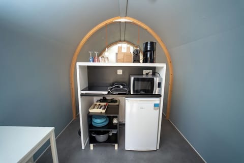 Romantic Tent | Private kitchen | Fridge, coffee/tea maker, electric kettle, cookware/dishes/utensils