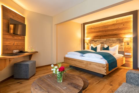 Junior Suite | 1 bedroom, premium bedding, in-room safe, desk