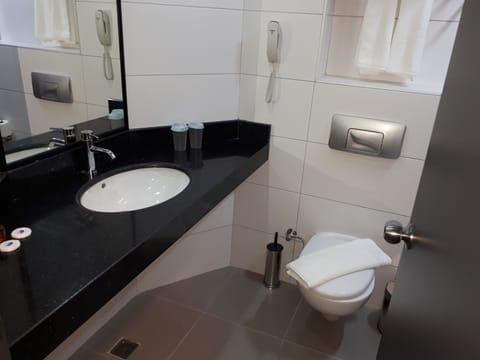 Standard Room | Bathroom sink