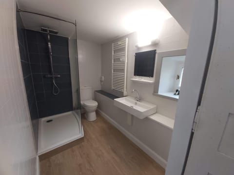 Classic Double Room | Soundproofing, free cribs/infant beds, free WiFi, bed sheets