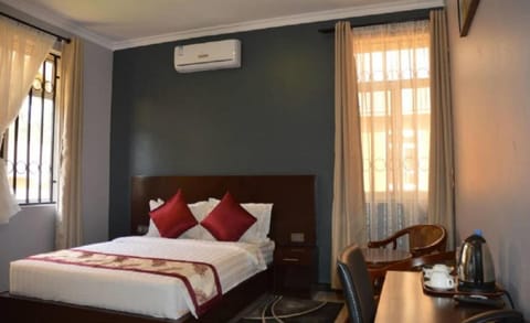 Premium Suite, 1 Bedroom | Premium bedding, desk, soundproofing, free WiFi