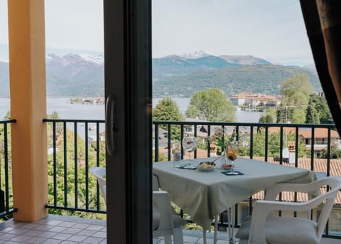 Deluxe Double or Twin Room | 1 bedroom, minibar, in-room safe, desk