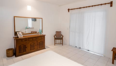 Poolside Room | In-room safe, individually decorated, individually furnished