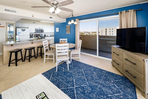 Living room - Gorgeous views from all angles