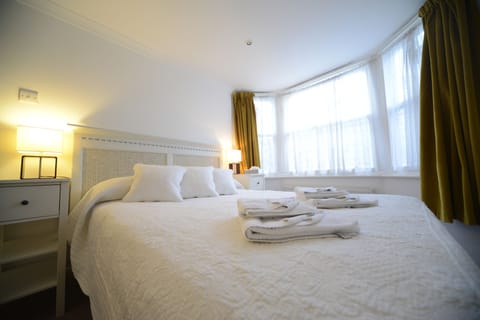 Double Room | Free WiFi, bed sheets