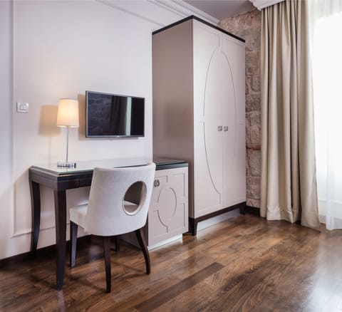 Superior Double Room | Down comforters, minibar, in-room safe, desk