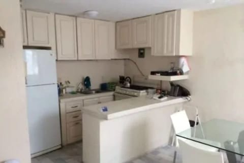 Family Condo, 3 Bedrooms | Private kitchen | Fridge, oven, stovetop, cookware/dishes/utensils