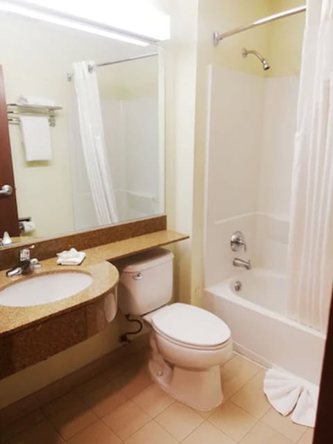 Suite, 1 Queen Bed, Smoking | Bathroom | Hair dryer, towels