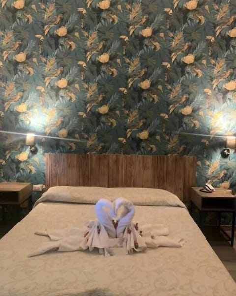 Classic Double or Twin Room | Premium bedding, minibar, in-room safe, desk