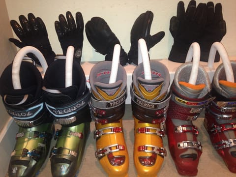 Boot and glove drying machine